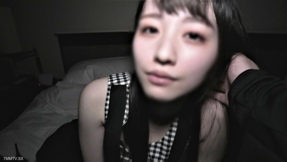 FC2-PPV-3202564 <18 我是无辜的> 我是他们中的一员。