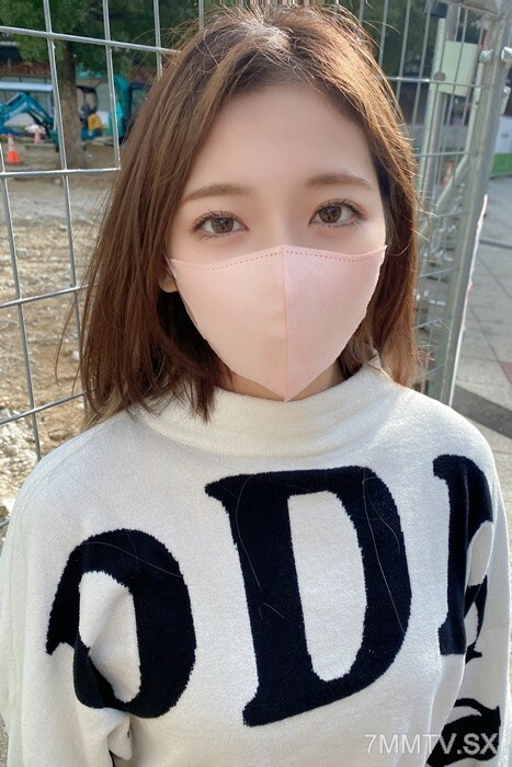 FC2-PPV-3189407 2/26 为止的限定特价 2980 → 1480 【美貌/苗条的身材】骗了在美容院工作的苗条美女，强行在酒店拍摄AV，不负责任的阴道射精。收藏 Yuri-chan。