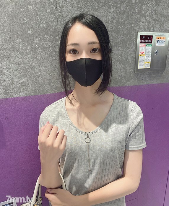 FC2-PPV-3113633 仅 1 周 2480→1480 害羞、皮肤白皙、高挑、苗条的女孩，爱好跑步是根据自己的喜好量身定做的。