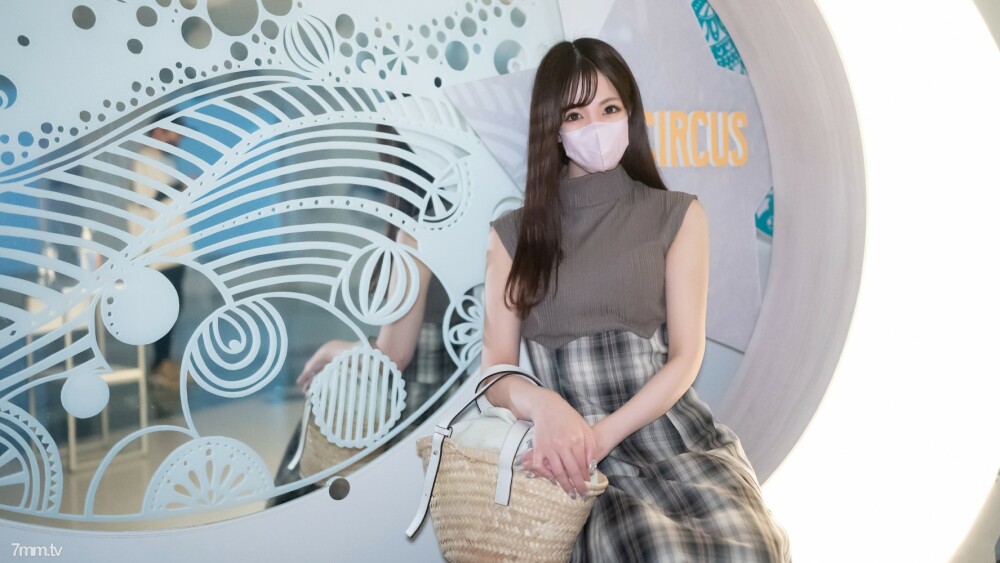 FC2-PPV-3113343 第一次拍摄！ ！数量有限[未经审查] 电影风格！一直在想的漂亮女友出国留学之前……在日本剩下的短短时间里，被美白包裹著的纯白美女的身体，是第一次也是最后一次连续阴道内射精！ ！