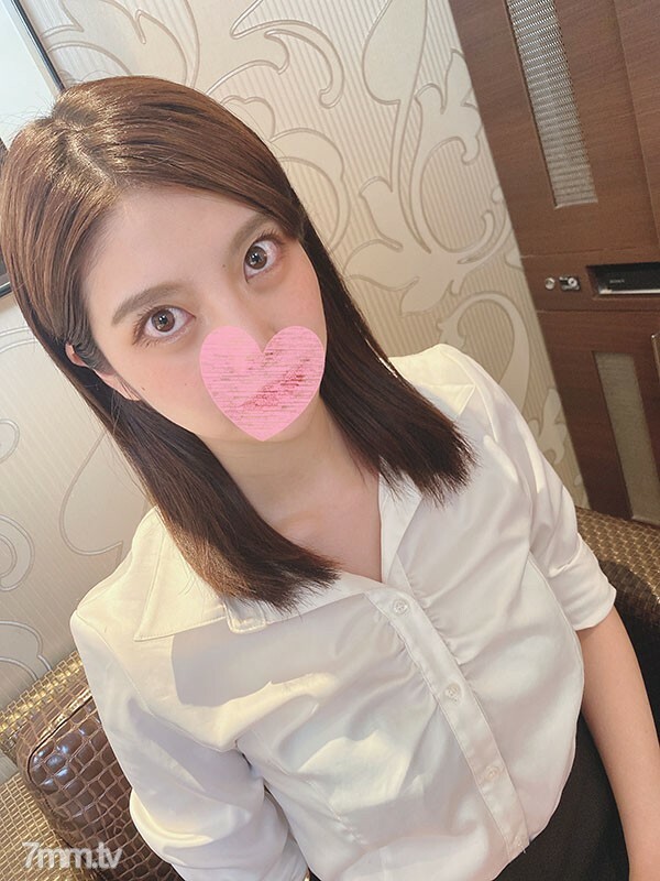 FC2-PPV-3080110 1周才2280→1280【惩罚】大眼的苗条职业女性！我一直在半夜在酒店连续两次给孩子射精。