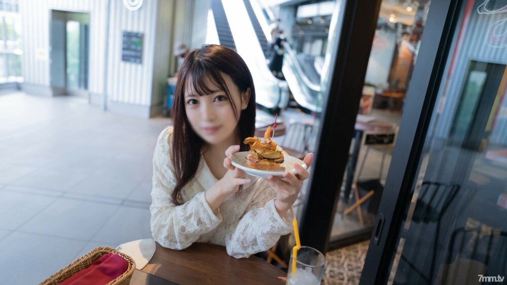 FC2-PPV-3070204 外貌！ ！数量有限！ [未经审查] 电影风格！说什么都不说就服从的美人◯女大学生……渐渐地，被欲望支配，动动自己的臀部，享受阴道射精！ ！