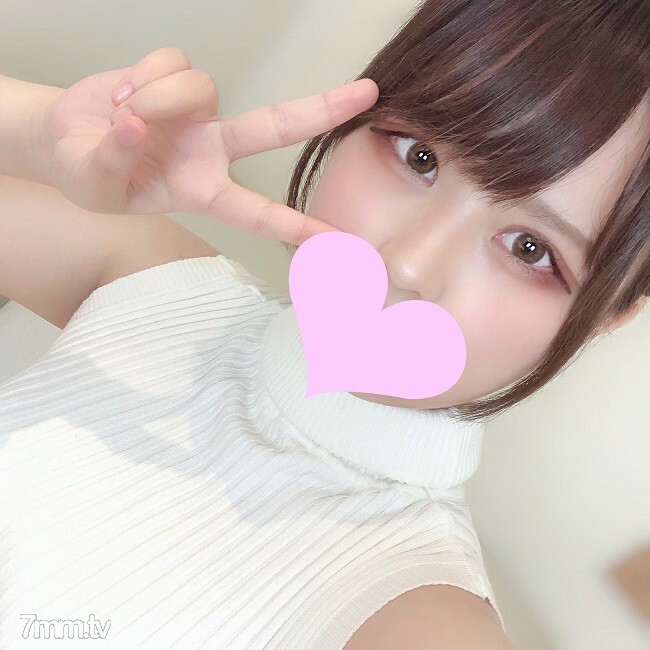 FC2-PPV-2972010 Himeka 18岁国宝级美少女和精油按摩SEX！发育过程中身材丰满的大桃臀！真素人史上极品超美少女的油阴道射精！