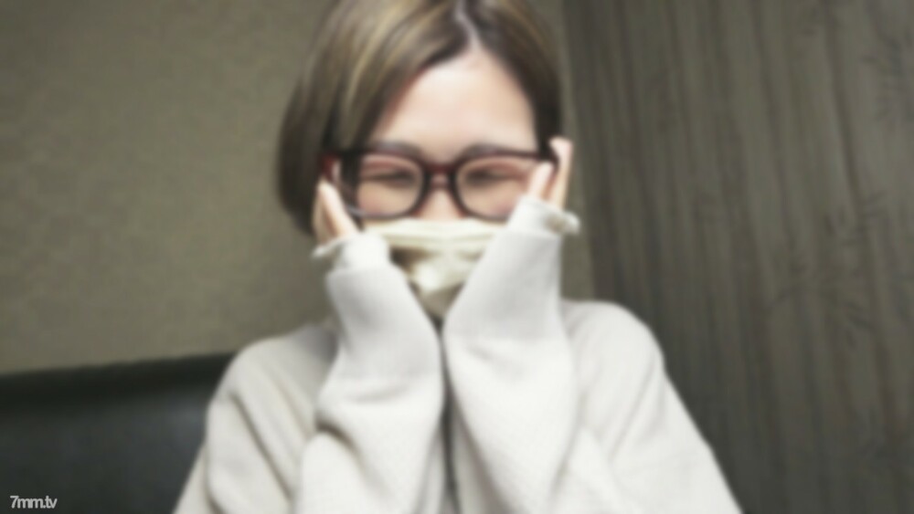 FC2-PPV-2768929 * School barre → 立即删除 * [未经审查] 一位整洁认真的小学美女老师。这是我生命中的第一个奇闻趣事，被插入一个几乎没有性经验的天真身体。戴眼镜的面部射精覆盖著精液！ FC2-PPV-2768929