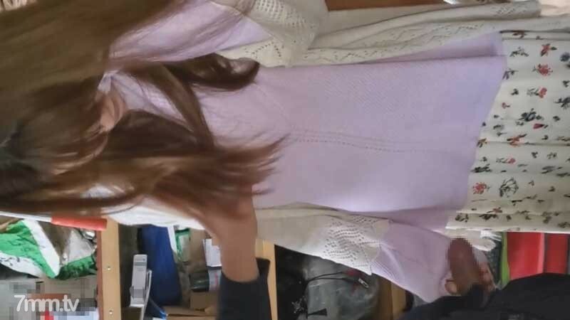 FC2-PPV-2171307 【人脸曝光】两个巨乳的妈妈。在我丈夫工作的地方承诺。被行人看到，别人的汁液倒在阴道后面。