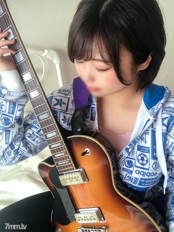 FC2-PPV-2089132 [泄露] 女团Vocal K (20) 男孩气的巨乳Diva 的私处女孩的脸Creampie Gonzo 泄露[个人拍摄]