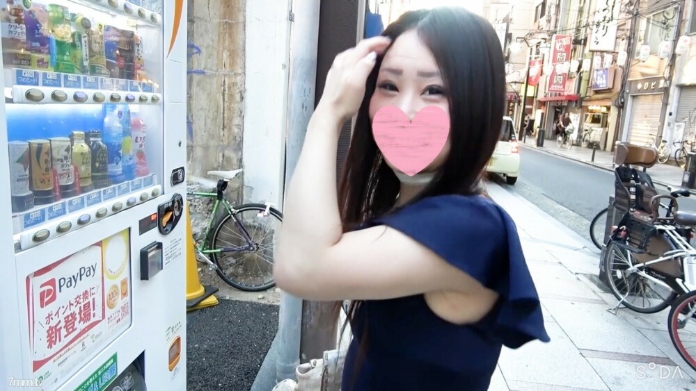 FC2-PPV-2038156 直到8/22（周日）1980pt⇒1280pt [无]在新娘行业工作♡一个风格突出的白皙美女降临♡这是一个边看AV边自慰的色狼※有高质量的评论特权