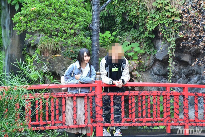 FC2-PPV-1669024 【现役学生模】【身体秃头立马删】高挑美艳JD Yomimo S Saddle全幅出道前拍外泄