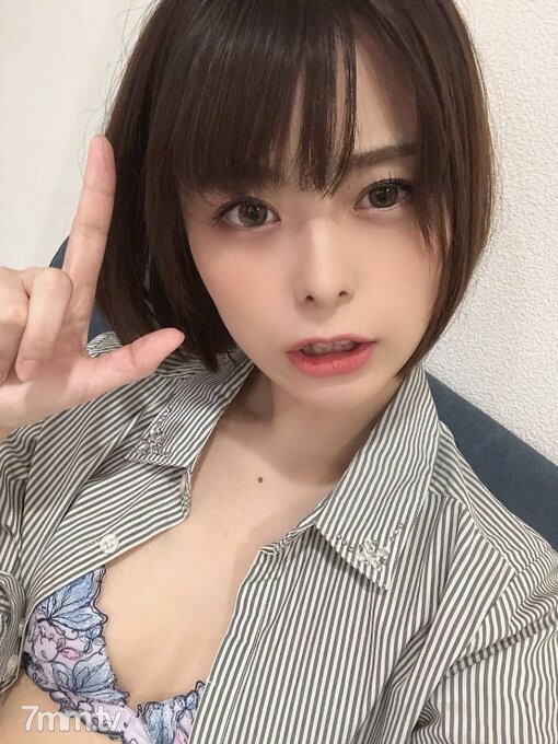 FC2-PPV-1657777 【个人拍摄☓鄙视奇闻趣事】感觉恶心逐渐色情的文化美人