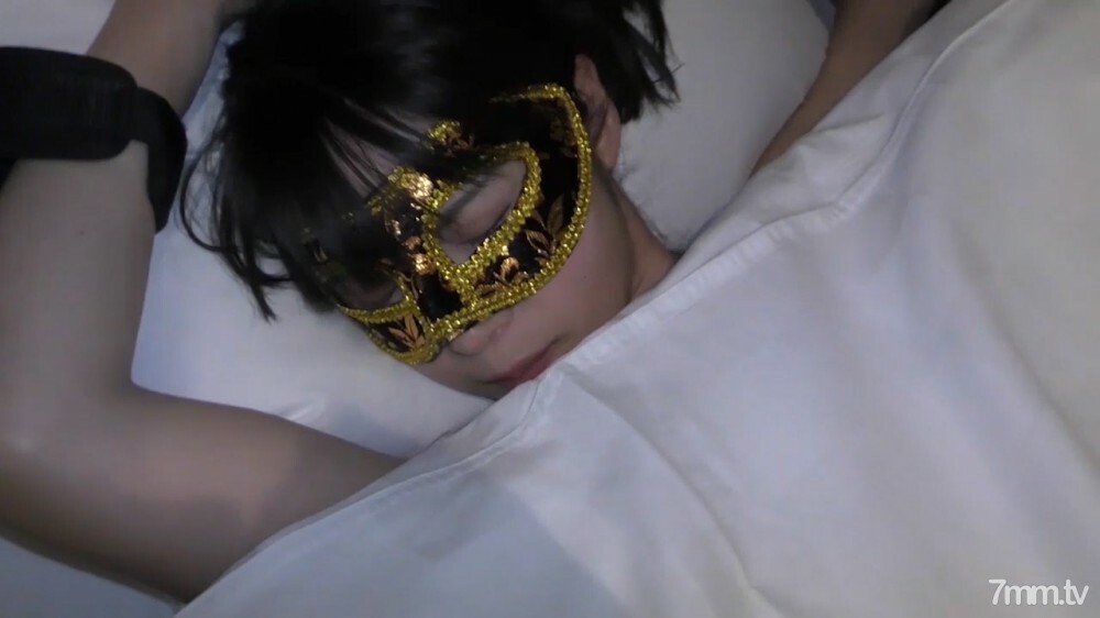 FC2-PPV-1631676 【个人拍摄】三男的舌头和肉棒一个接一个责怪老婆性感带！ !!