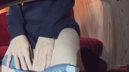 FC2-PPV-1593184 [未经审查 x 个人摄影] 确认 Koume 的乳头丛林阴部妻子的严肃性，她独自被戴绿帽子！在家庭餐厅要求曝光！并通过电话向您的丈夫进行实时报告！ [#NTR]