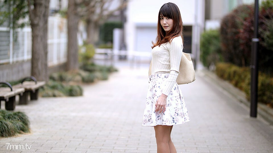 081818-321 老婆，让我买我现在穿的内裤！ ~带有污渍的绣球花内裤~