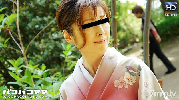 082812-726 穿和服的新媳妇是美胸美人