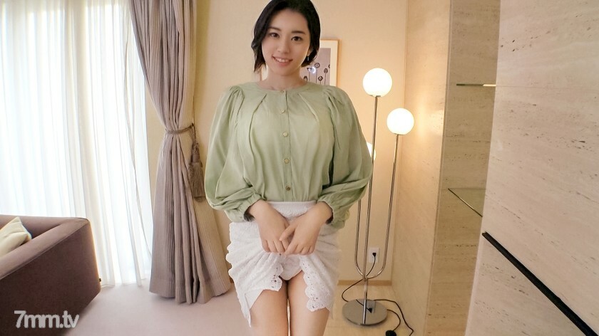 SIRO-4483 【第一枪】【不道德的醇厚】【口交】高挑苗条美女老婆的苦情爆发。我正在吮吸另一根棒子，被在阴道里挖了很长时间的感觉困扰我记不清了.. 应用业馀，第一次 AV 拍摄 220