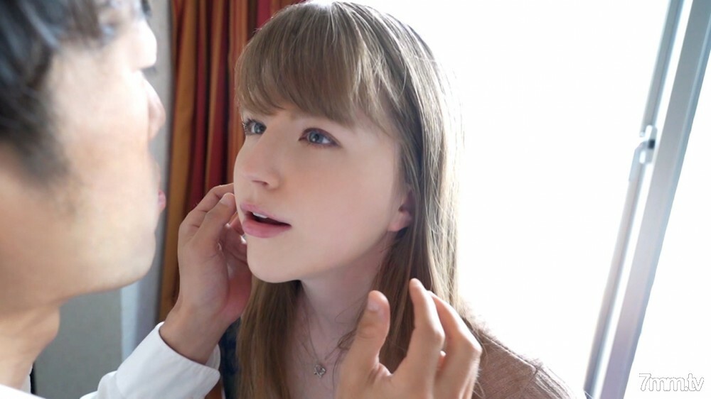 792-JUNE-01 美丽的金发女人喜欢性 / 六月