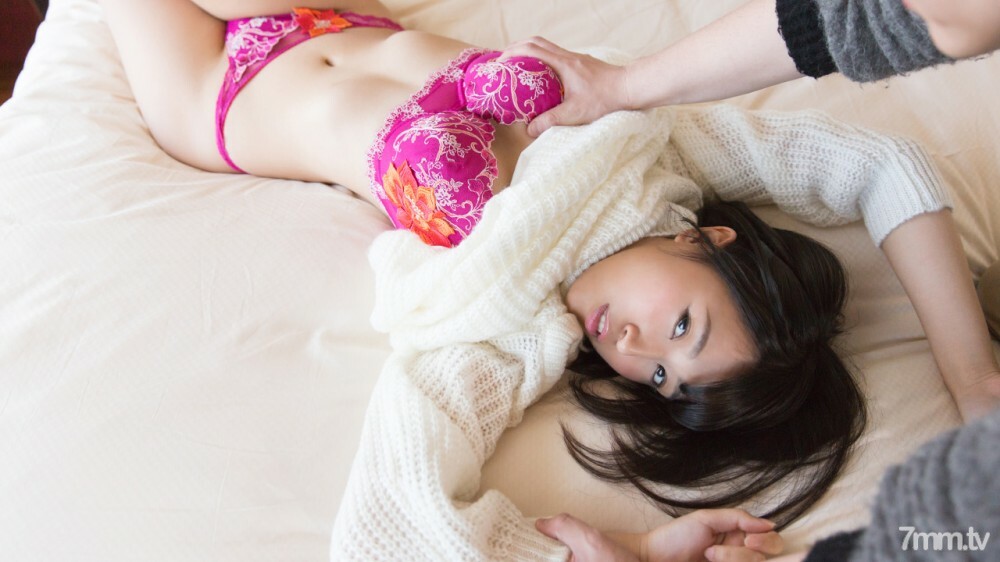 579-YUKI-03 与害羞又好色的丰满女孩 / Yuki 发生性关系