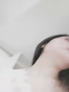 良心主播高颜值也玩起了剧情深喉口交和发小无套啪啪女上位狠狠操最后体外射精.