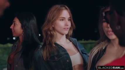 Madi Collins（群交中体验极致快感）#骚逼#人妻#挑逗#母狗#性交