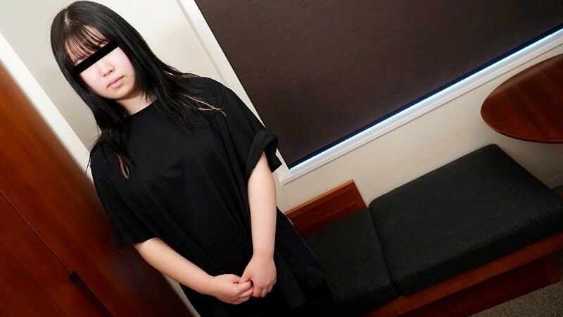 MUSUME-040123_01 我以为她是个初学者女孩，但我最终穿著她的红色内衣和剃光的阴部中出她！