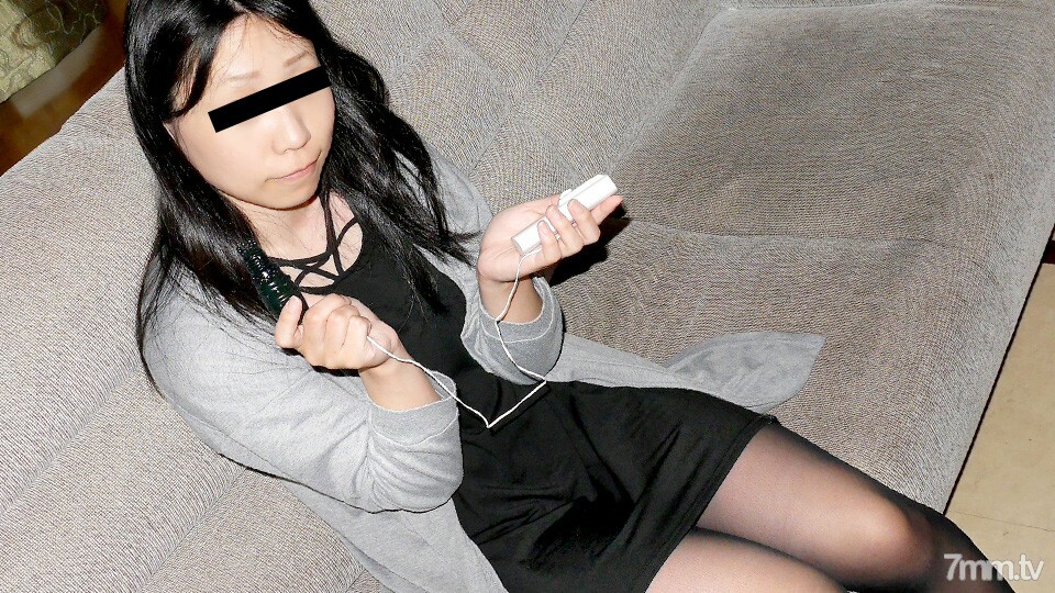 093021-01 第一奥娜是一个习惯自慰的小1女儿已经监控到了最新的情趣用品