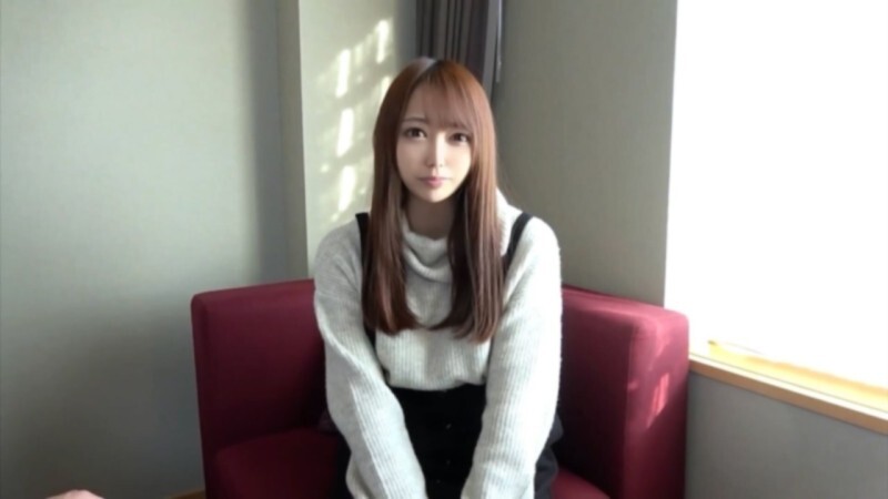 FC2-PPV-4809987 一位18岁的美女，梦想成为偶像。她恳求对方为她深喉咙口交，然后强行插入。她被猛烈抽插，以至于无法站立，最终在痉挛中达到高潮。