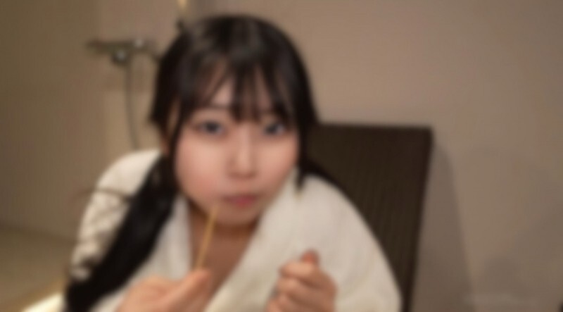 FC2-PPV-4728941 3天！ 7折！ 【最新】巨乳/Imo〇to型写真偶像第二章。光鲜亮丽的公众形象背后，是个潮吹的淫荡女人/Ryo。之后，她被经纪公司解雇了。