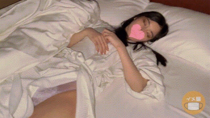 FC2-PPV-4637710 我和在书店工作的大学生进行中出性爱直到早上 IMEDAMAFC2