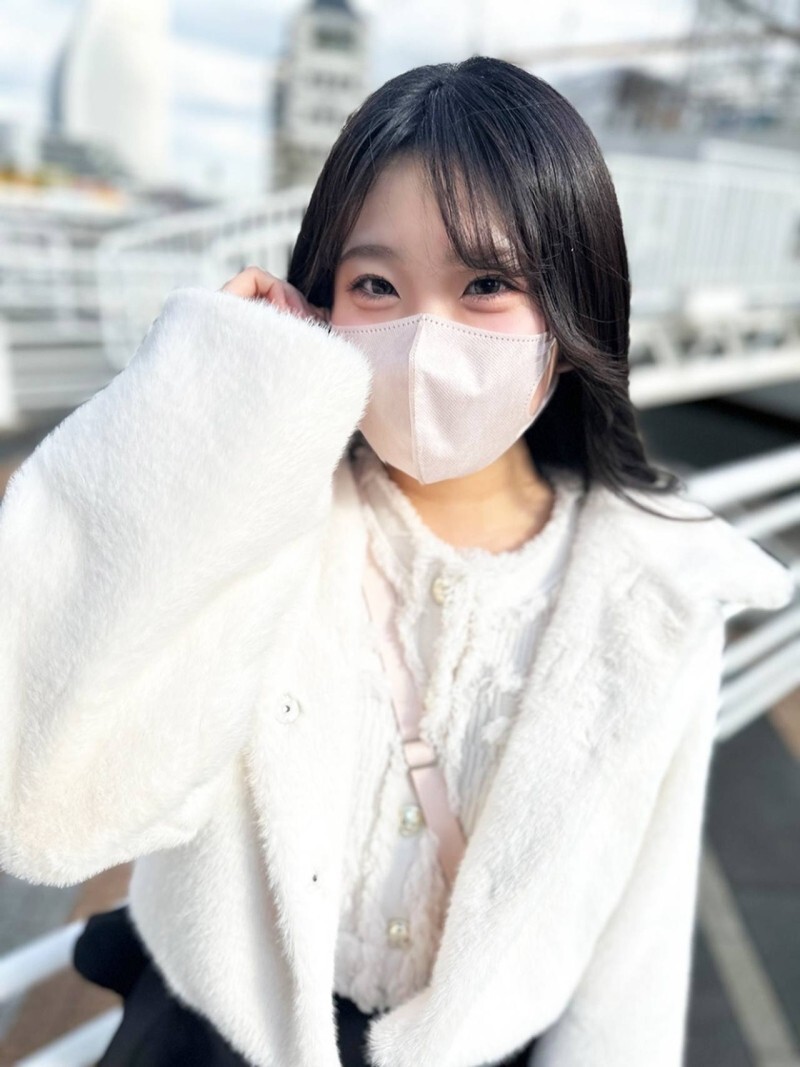 FC2-PPV-4617242 【初拍】天生魅力偶像少女♥纯情被保护的女孩在高楼的窗边暴露游戏中多次达到高潮!!浓稠的精液两次喷射到她阴道深处♥