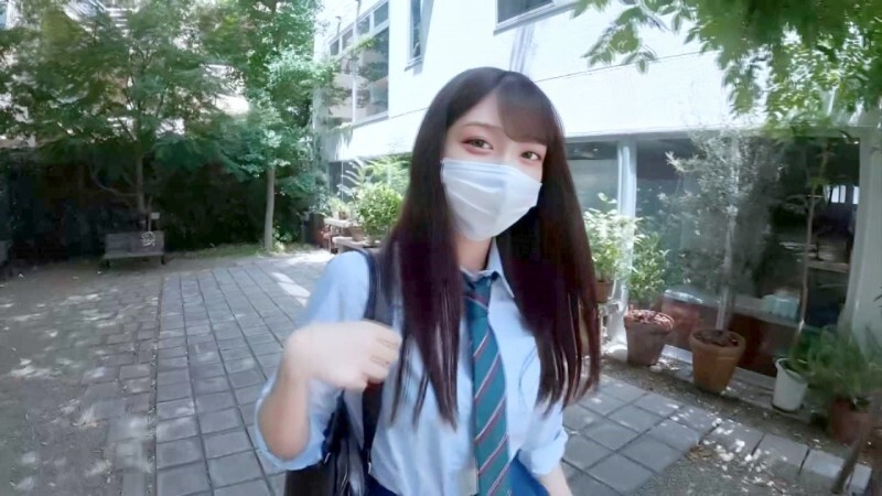 FC2-PPV-4616461 【纯天然无删减美女】被“星探团团围住”的18岁极端正统美女，不吃药连续被内射两次。她身穿制服出现。