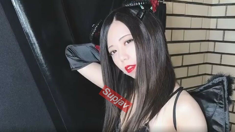 FC2-PPV-1347256 “如果你射精了，我就惩罚你哈哈”魅魔少女硬性荡妇打手枪的10分钟耐力挑战！一个施虐狂的美少女，用脏话、口交、打手枪无情地攻击早泄摄影师。