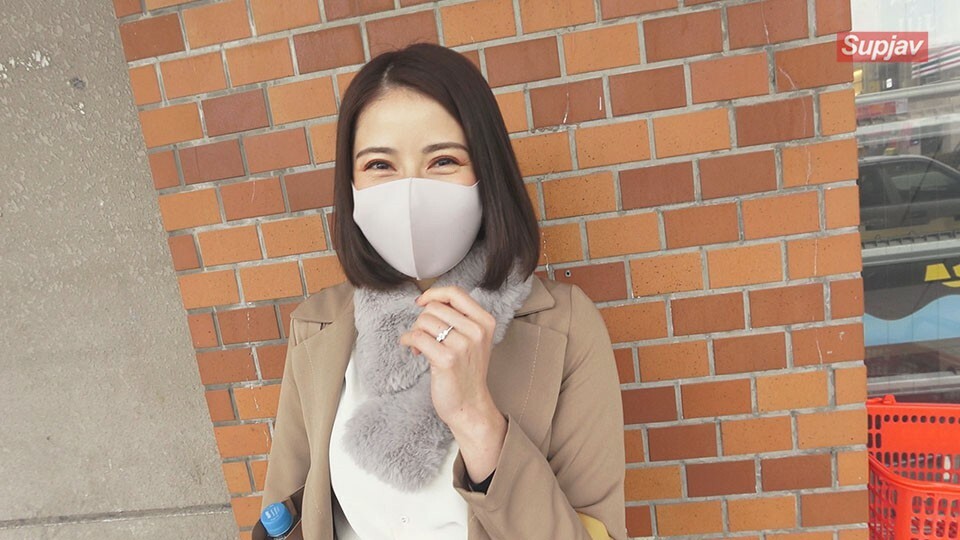 FC2-PPV-2346842 【无码×实拍】某人老婆的情奴六号摩天轮约会被迫自曝！正式签订爱奴契约后，我决定让一个有钱的施虐狂单身汉来训练我哈哈。