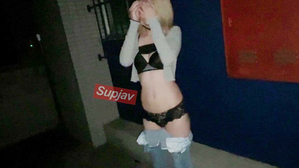 FC2-PPV-3102275 <<震惊>>他答应带她回家，条件是只给她口交，但他却把她带到了一个多租户大楼的后面，并强迫她进入他的身体，哈哈[是的]