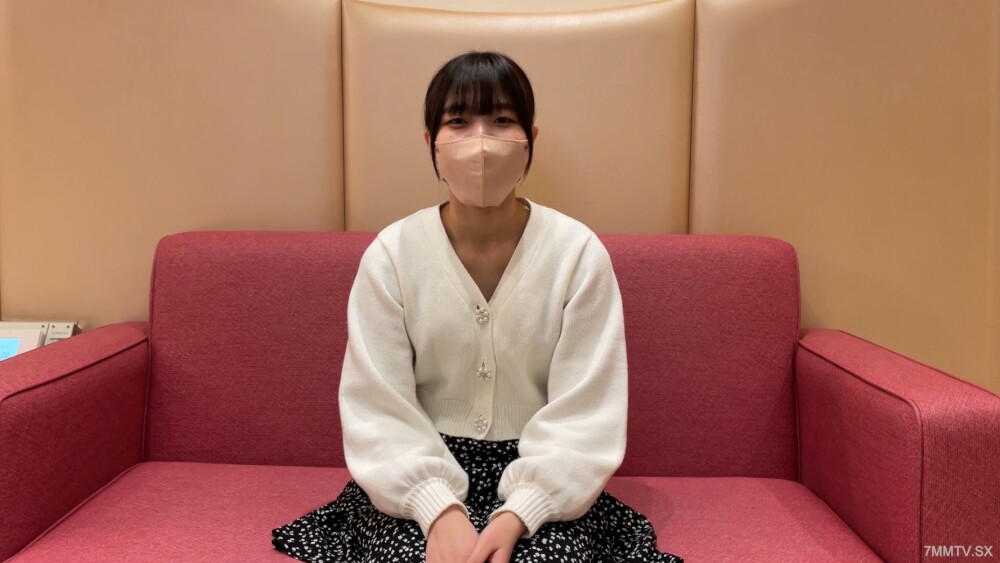 FC2-PPV-4053102 [包含] 清纯可爱的保育老师人生中的第一次中出。她以类似母牛的姿势站了起来，阴茎立即破裂，大量精液溢出。