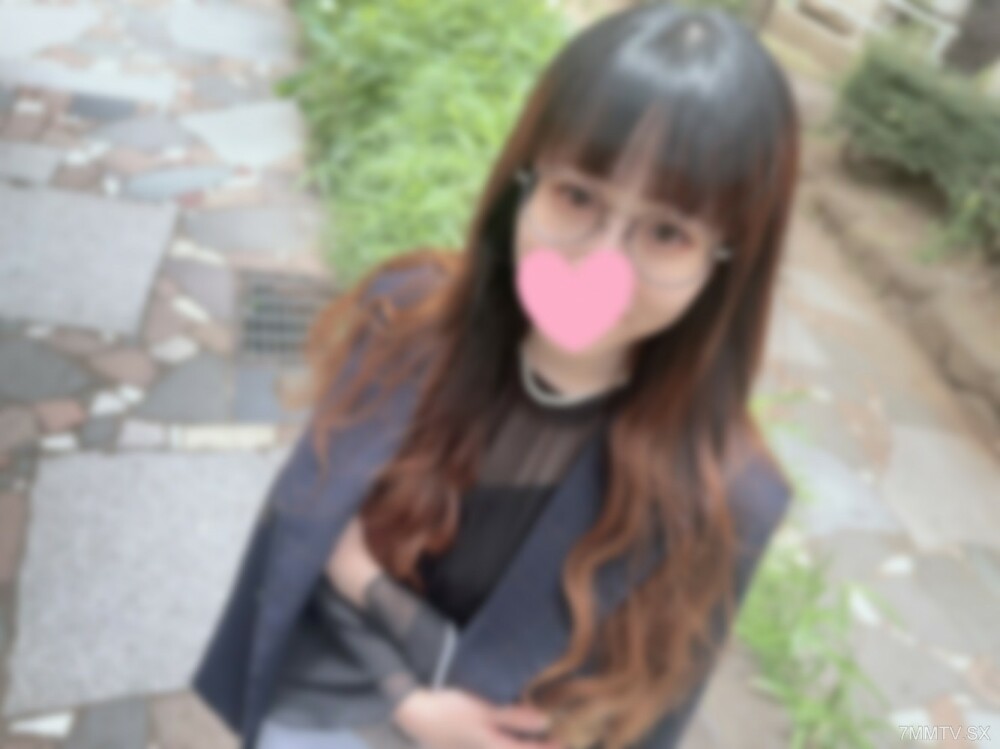 FC2-PPV-3806409 【第一枪】 戴眼镜的现代少女。最少的身体喙/乳头淫秽摸索，兴奋的变化。一诚香谷写的巨型捕蝇器！